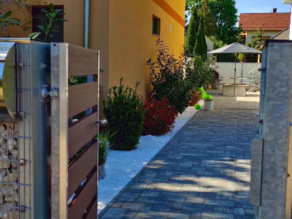White Stone Apartman Hajduszoboszlo Exterior photo
