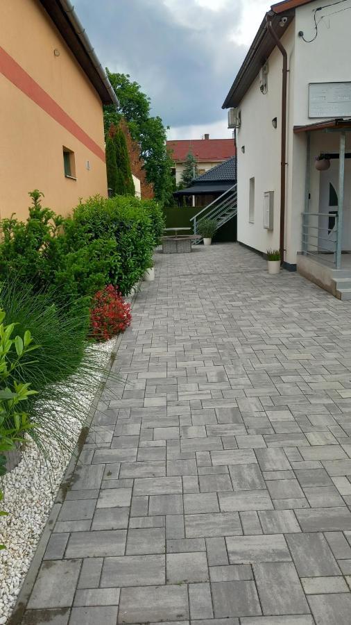 White Stone Apartman Hajduszoboszlo Exterior photo